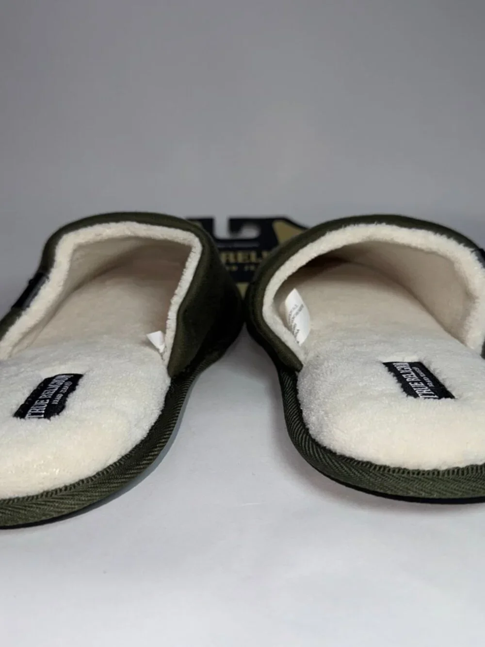 True religon Men's Designer Slippers House Shoes Slides Size 9-10 us